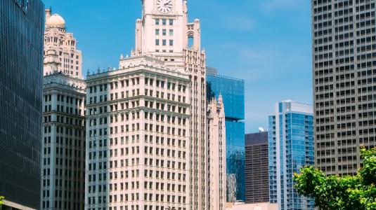 Photo of Chicago river and Wrigley building